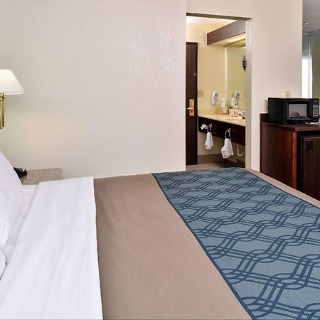 שלביוויל Econo Lodge Inn & Suites מראה חיצוני תמונה