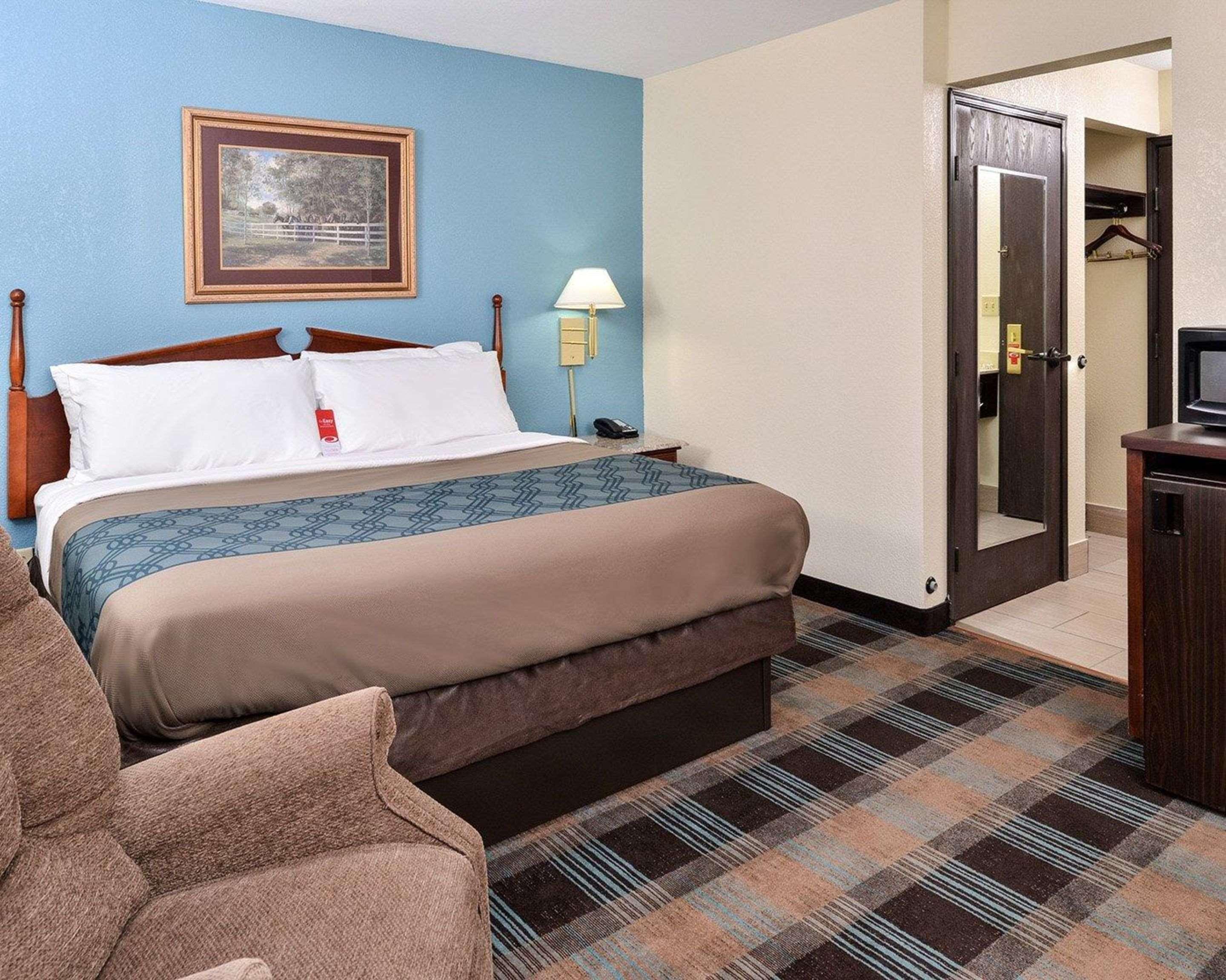 שלביוויל Econo Lodge Inn & Suites מראה חיצוני תמונה