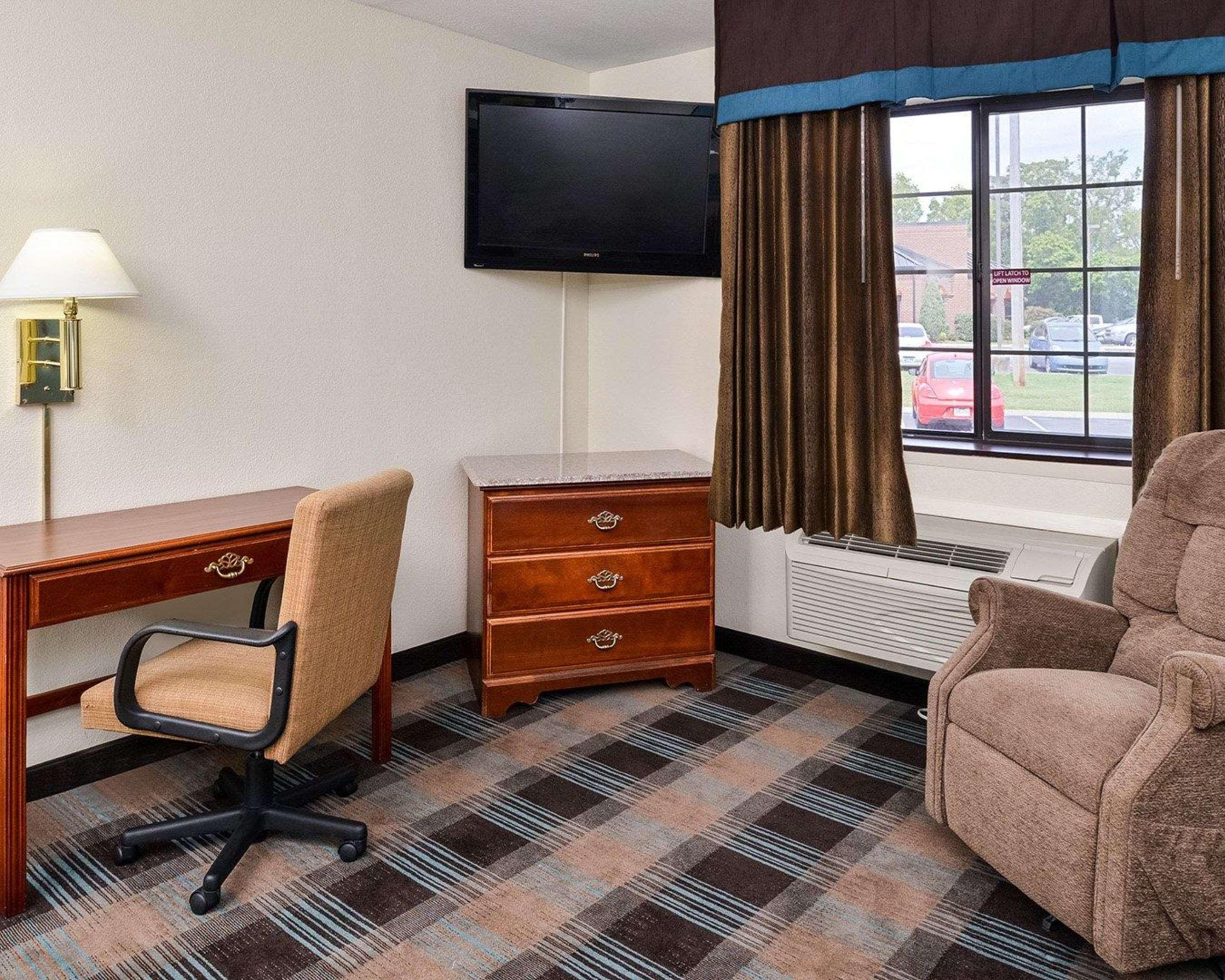 שלביוויל Econo Lodge Inn & Suites מראה חיצוני תמונה