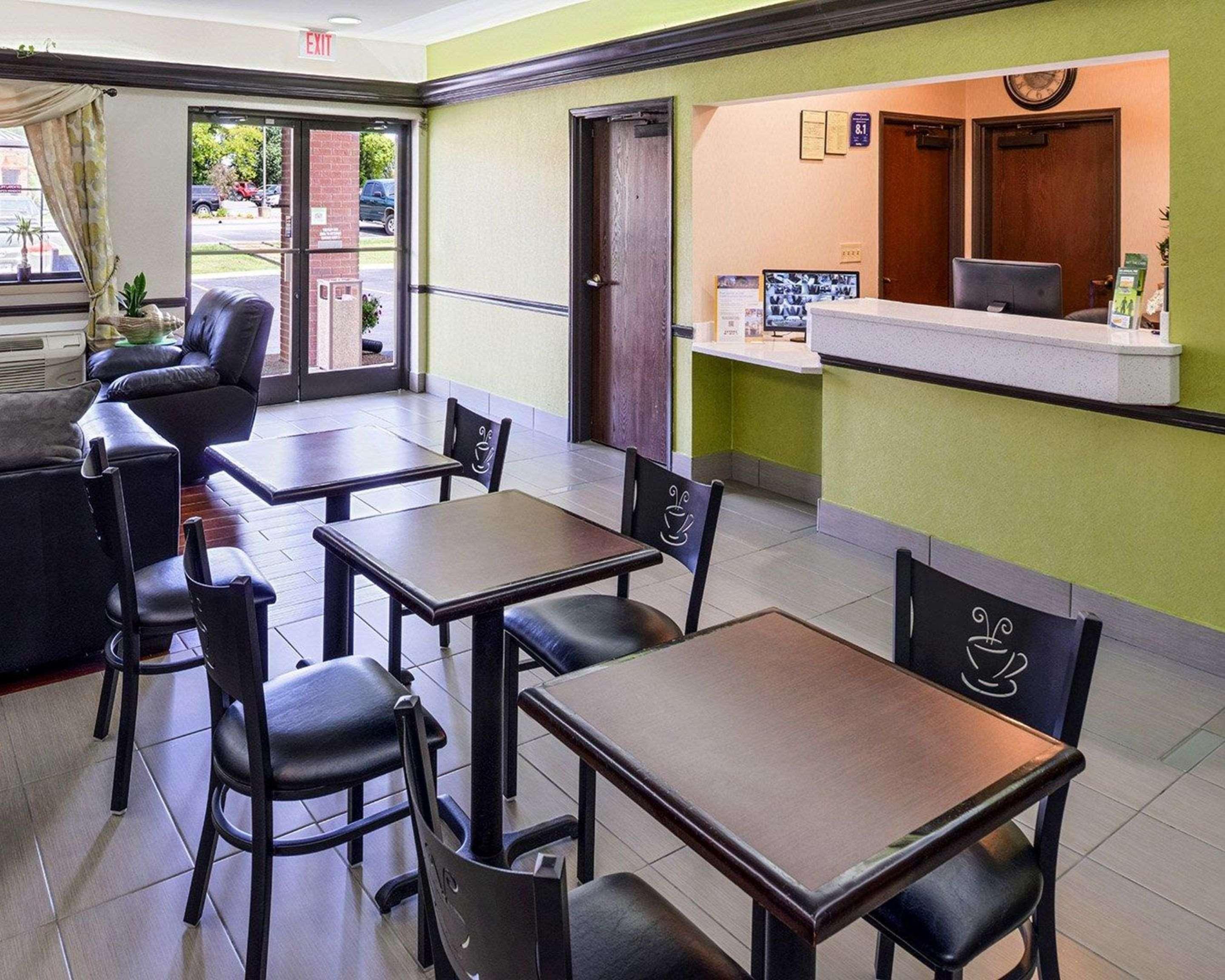 שלביוויל Econo Lodge Inn & Suites מראה חיצוני תמונה