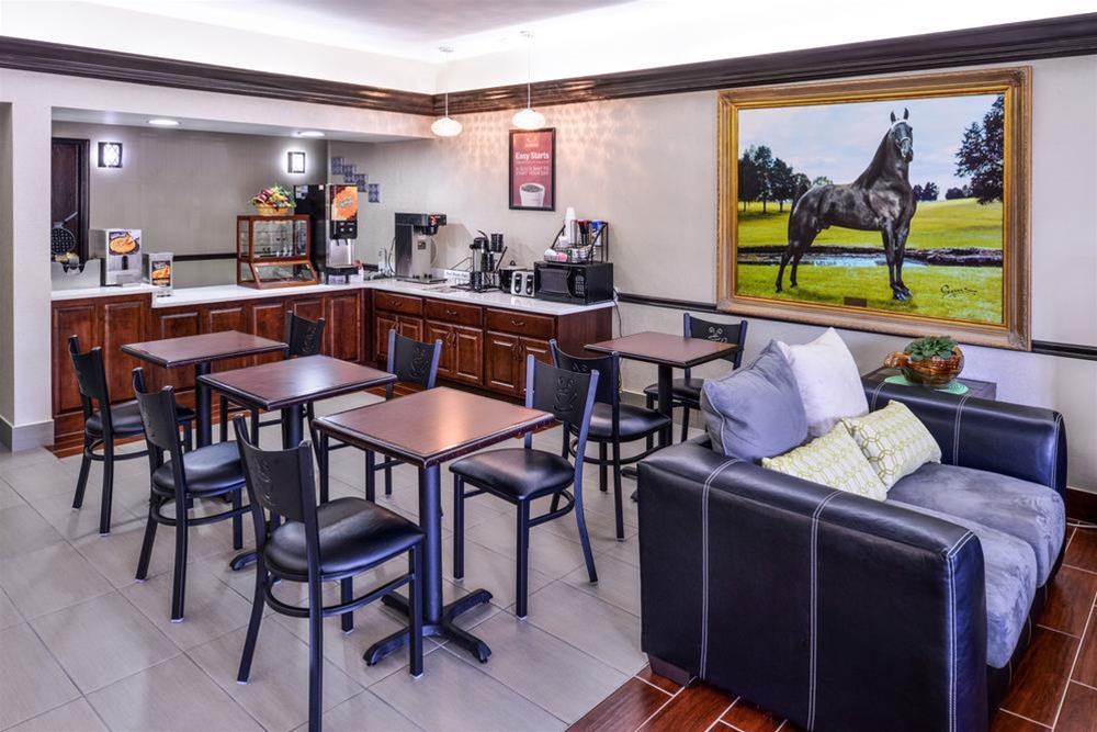 שלביוויל Econo Lodge Inn & Suites מראה חיצוני תמונה