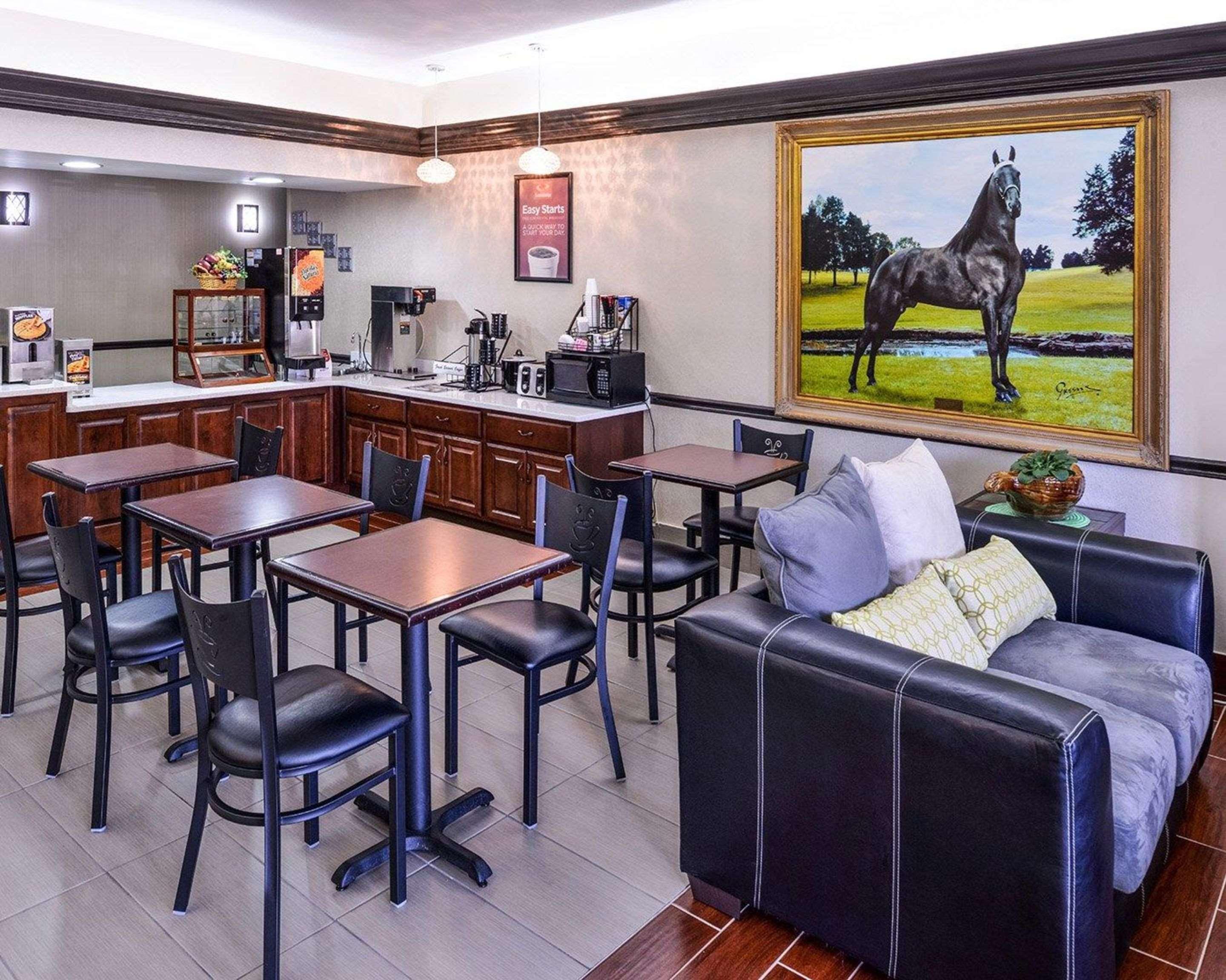 שלביוויל Econo Lodge Inn & Suites מראה חיצוני תמונה