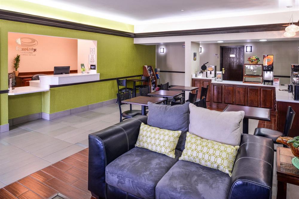 שלביוויל Econo Lodge Inn & Suites מראה חיצוני תמונה