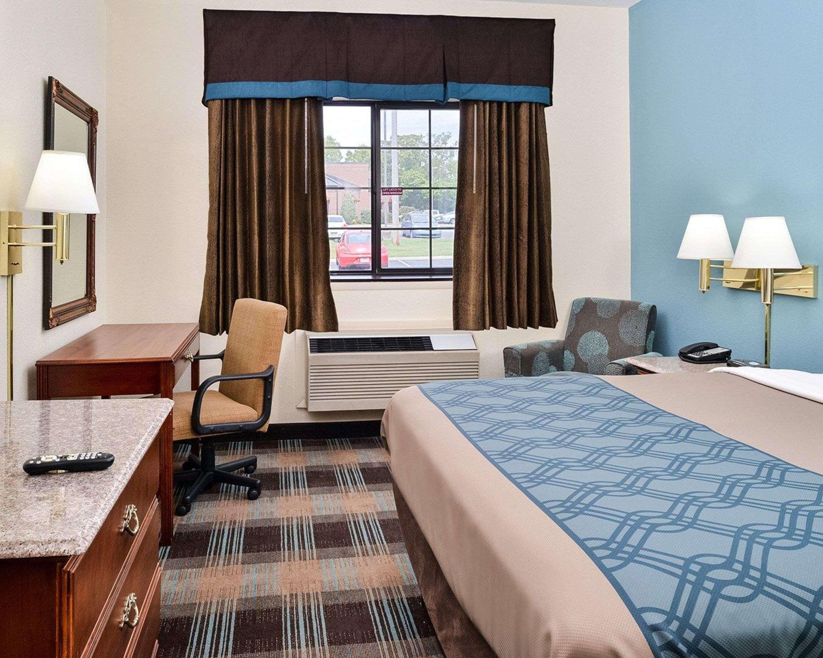 שלביוויל Econo Lodge Inn & Suites מראה חיצוני תמונה