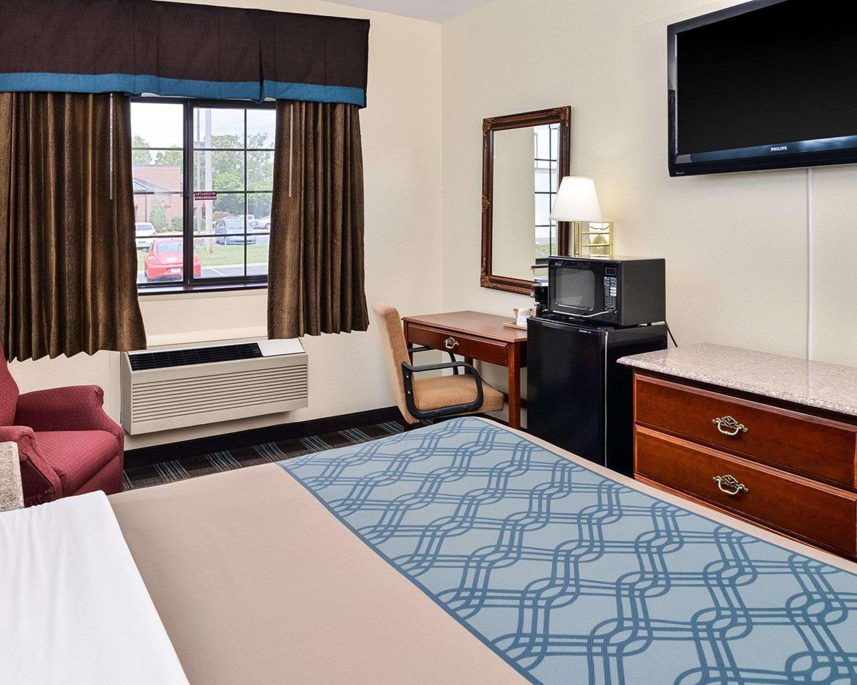 שלביוויל Econo Lodge Inn & Suites מראה חיצוני תמונה