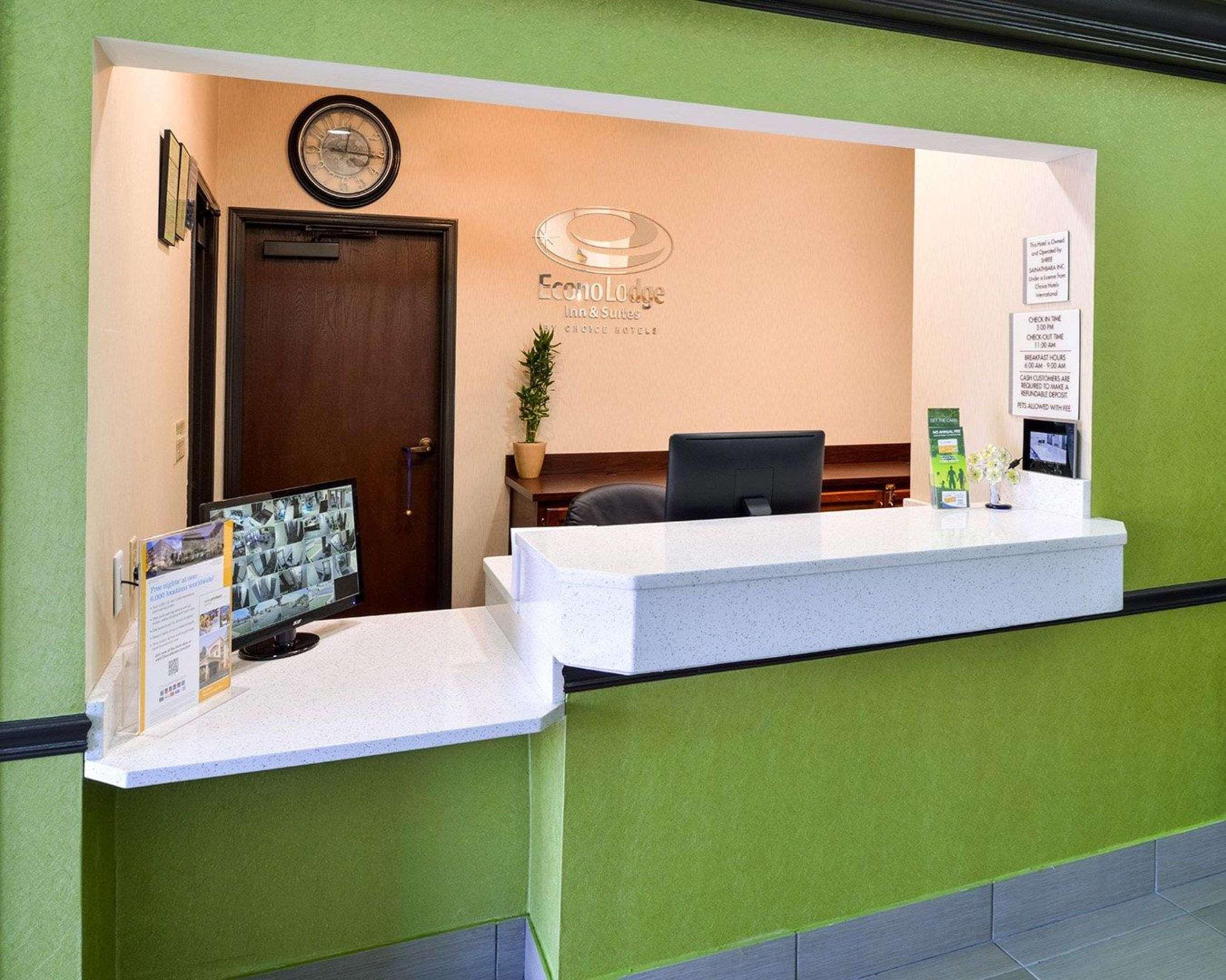 שלביוויל Econo Lodge Inn & Suites מראה חיצוני תמונה