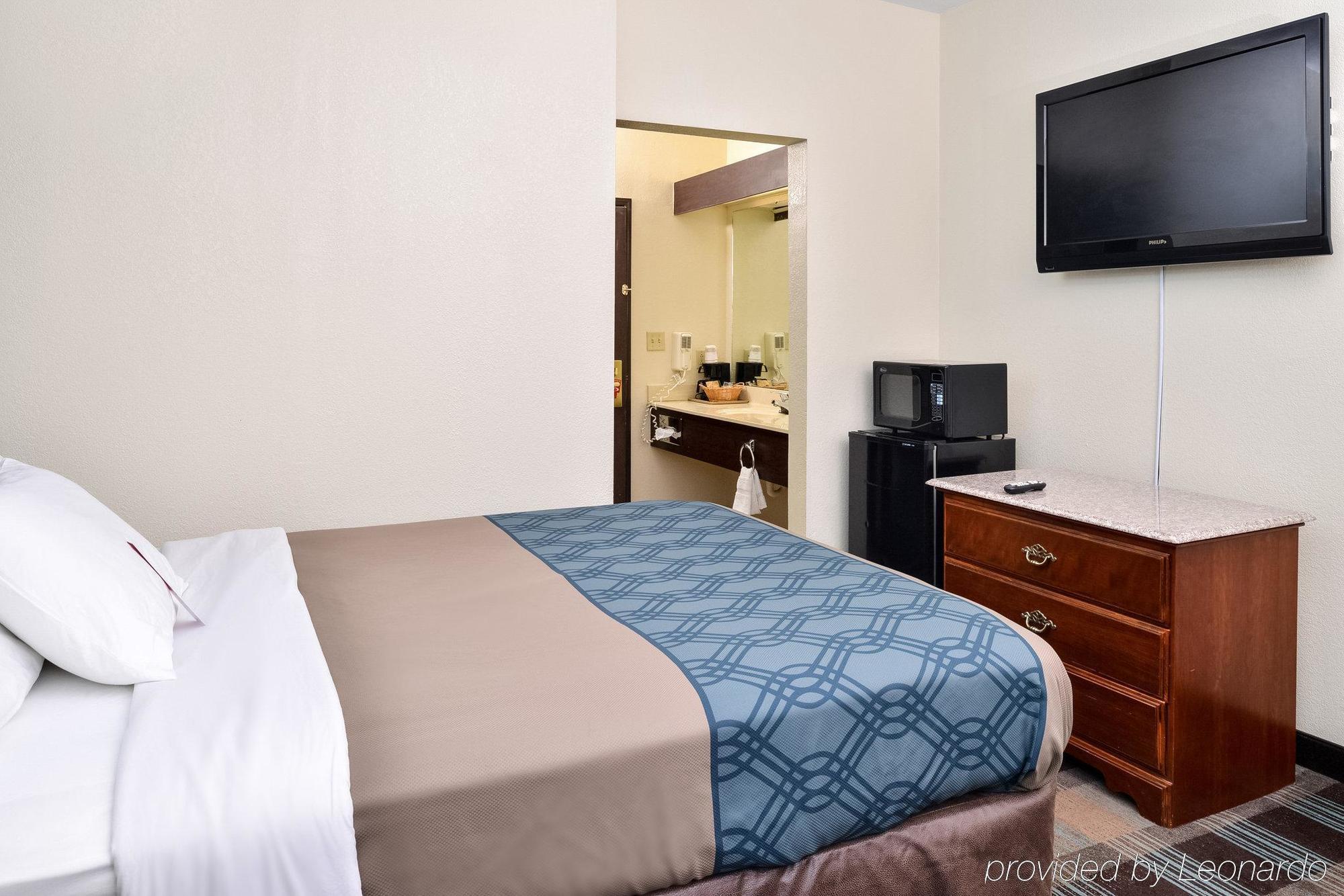 שלביוויל Econo Lodge Inn & Suites מראה חיצוני תמונה